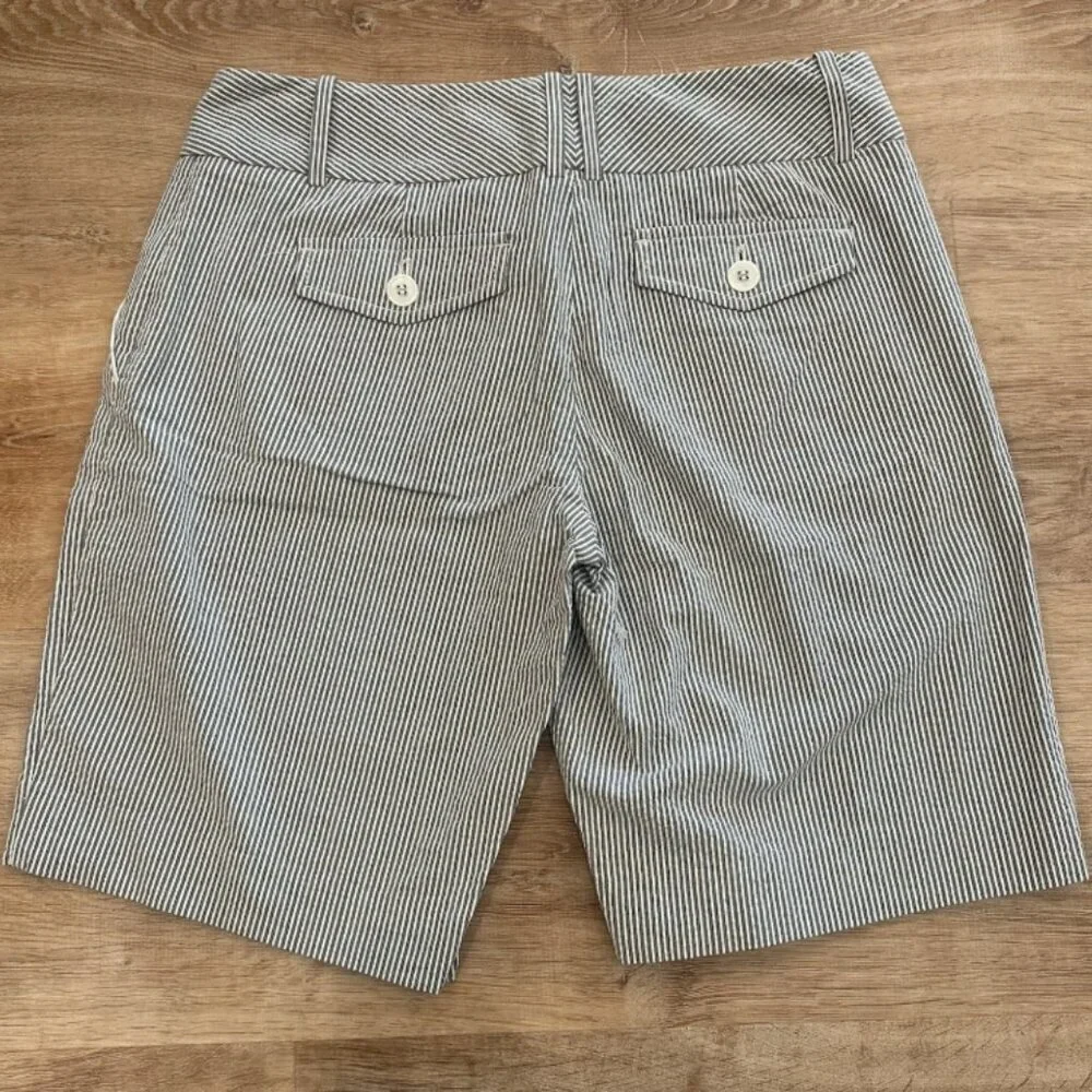 THE LIMITED Women's 4 Blue White Striped Cotton Stretch Casual Long Flat Shorts